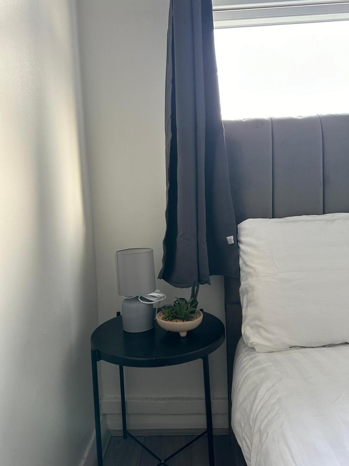 Modern Room In A 4 Bedroom Flat In London, Shared Bathroom! Exterior foto