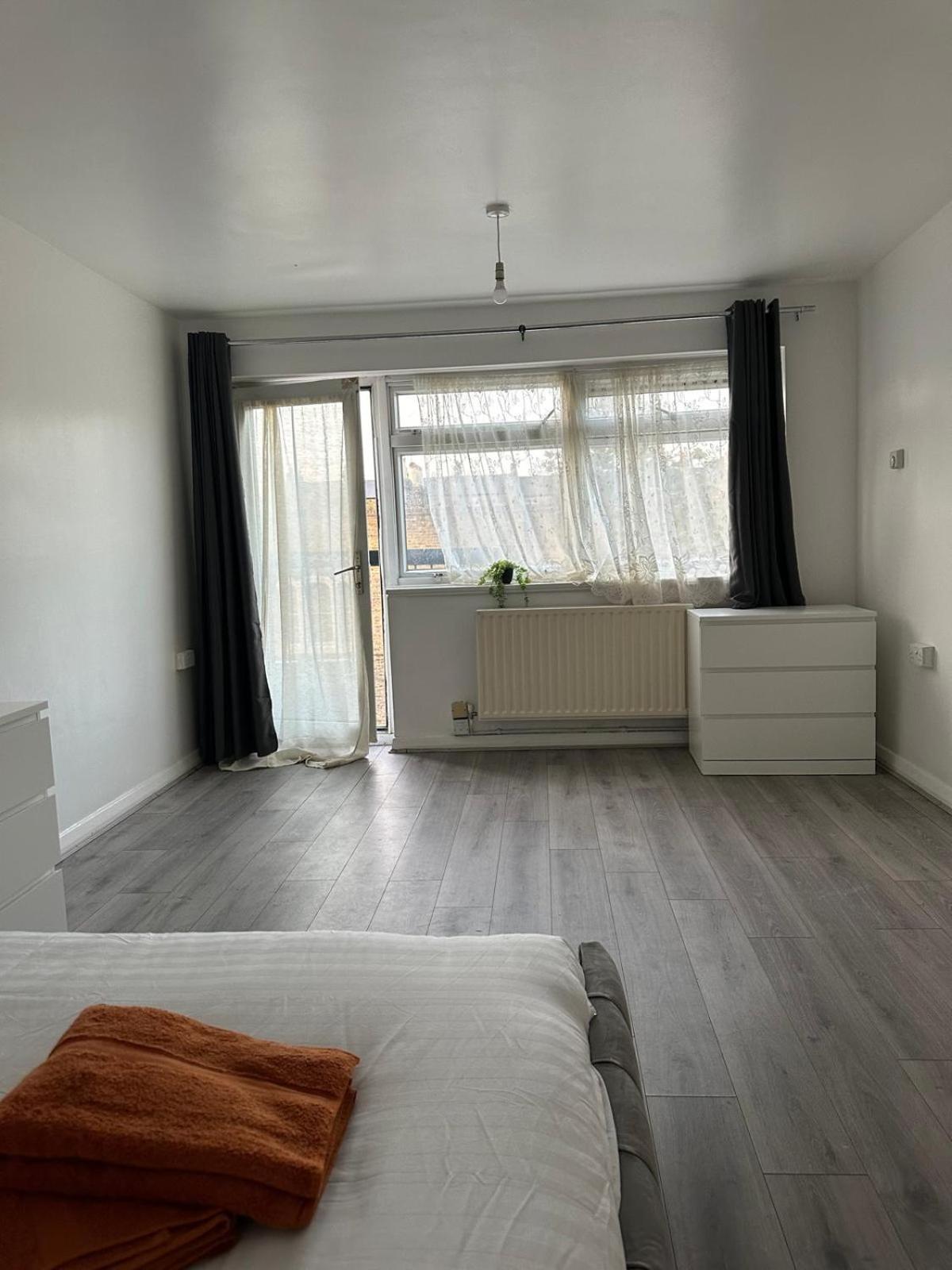 Modern Room In A 4 Bedroom Flat In London, Shared Bathroom! Exterior foto