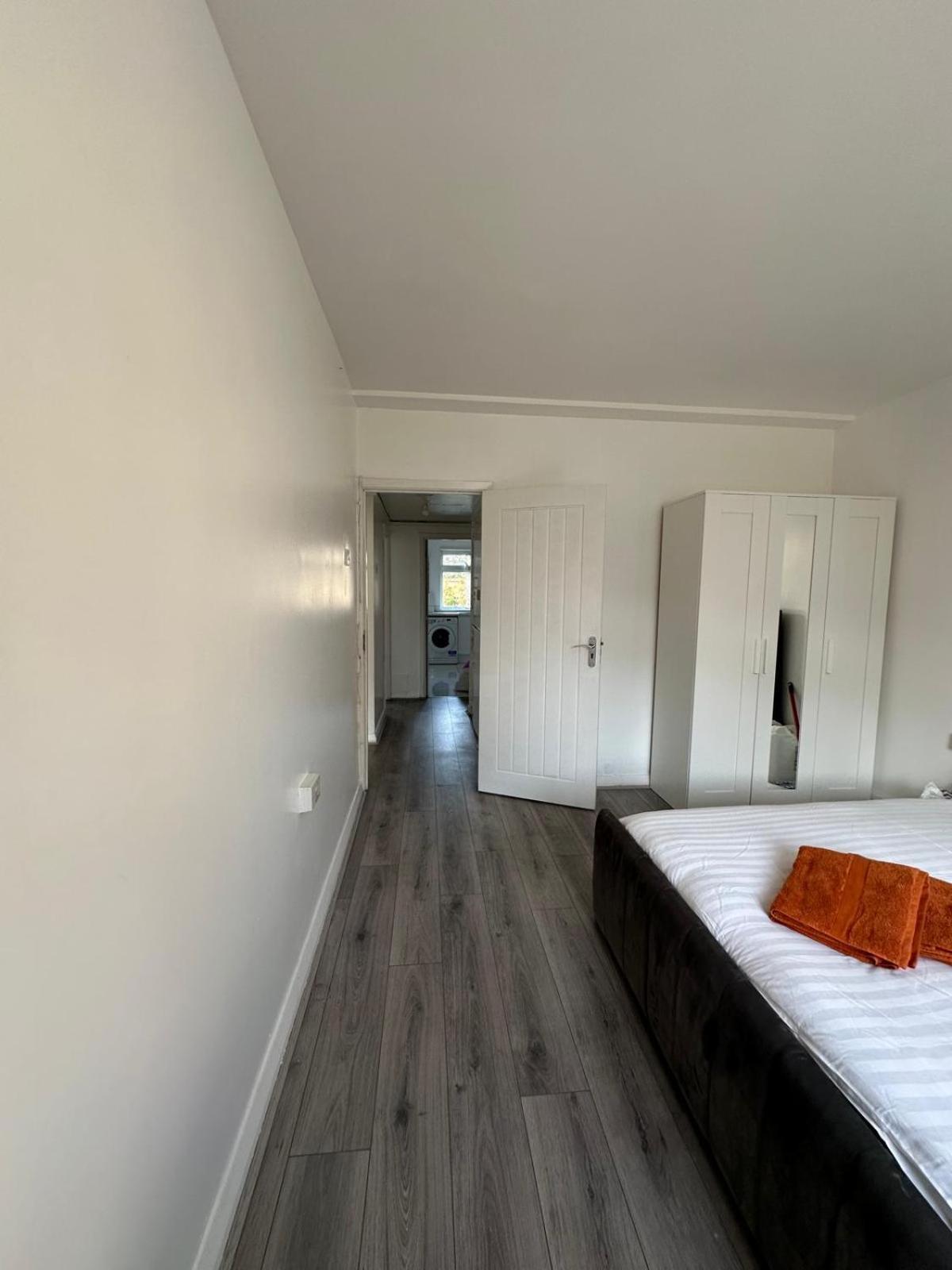 Modern Room In A 4 Bedroom Flat In London, Shared Bathroom! Exterior foto