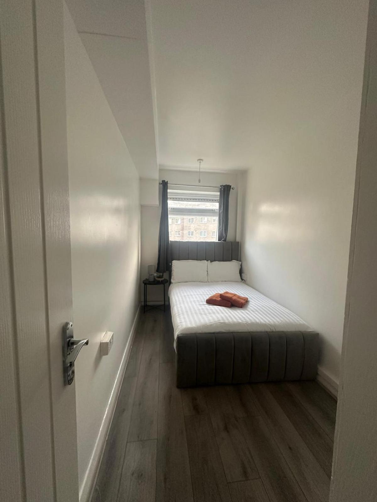 Modern Room In A 4 Bedroom Flat In London, Shared Bathroom! Exterior foto