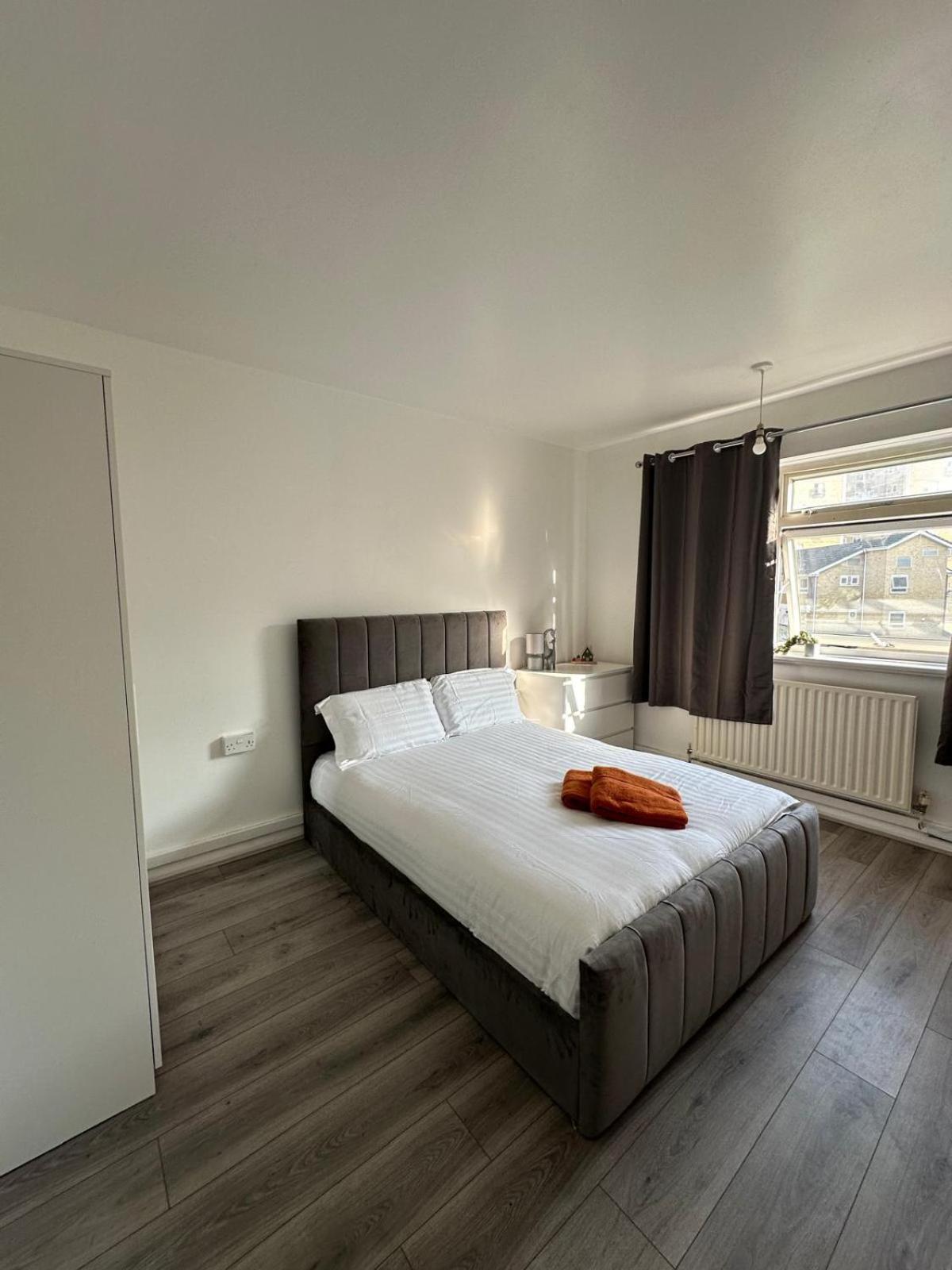 Modern Room In A 4 Bedroom Flat In London, Shared Bathroom! Exterior foto